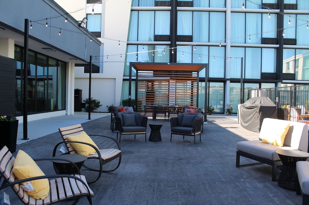 holiday inn dallas market ctr love field by ihg