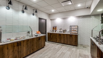 holiday inn dallas market ctr love field by ihg