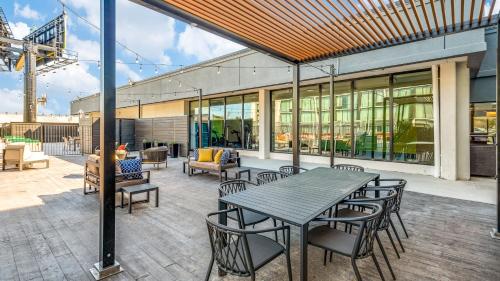 holiday inn dallas market ctr love field by ihg