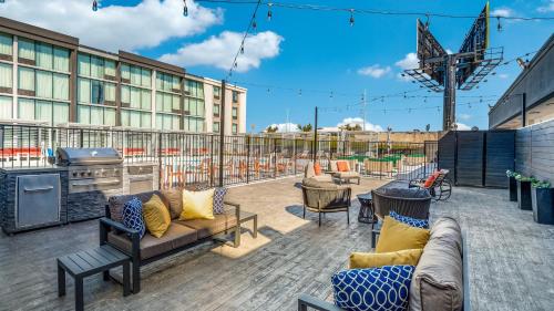 holiday inn dallas market ctr love field by ihg