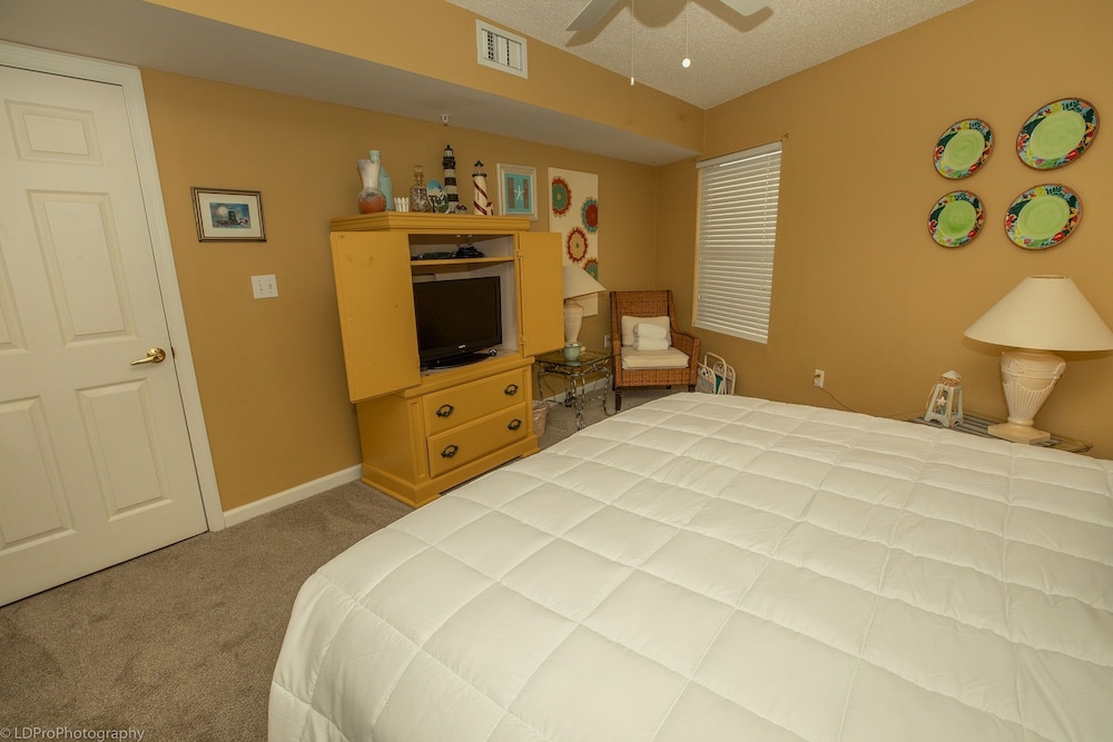 seacrest 705 2 bedroom condo by redawning