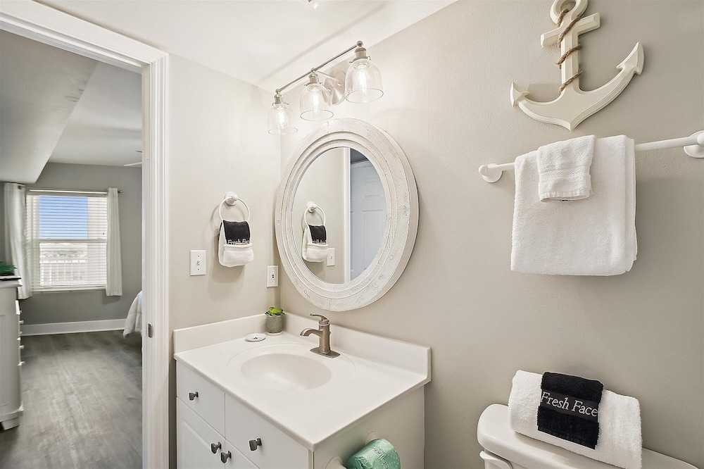 seacrest 407 2 bedroom condo by redawning