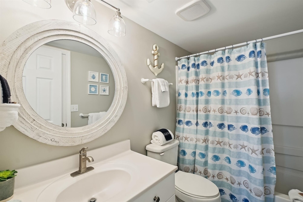 seacrest 407 2 bedroom condo by redawning