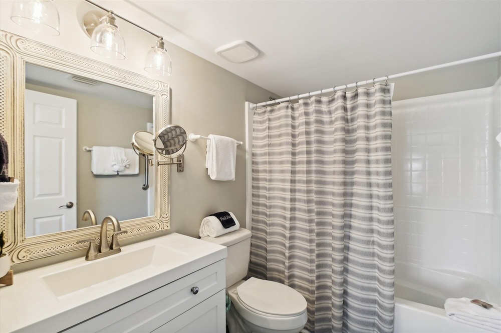 seacrest 407 2 bedroom condo by redawning