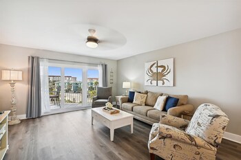 seacrest 407 2 bedroom condo by redawning