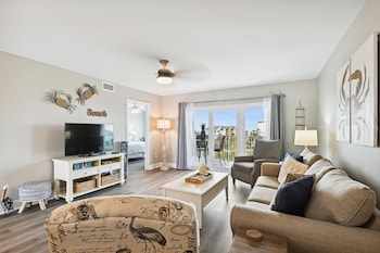 seacrest 407 2 bedroom condo by redawning