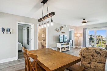 seacrest 407 2 bedroom condo by redawning