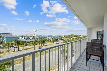 seacrest 407 2 bedroom condo by redawning