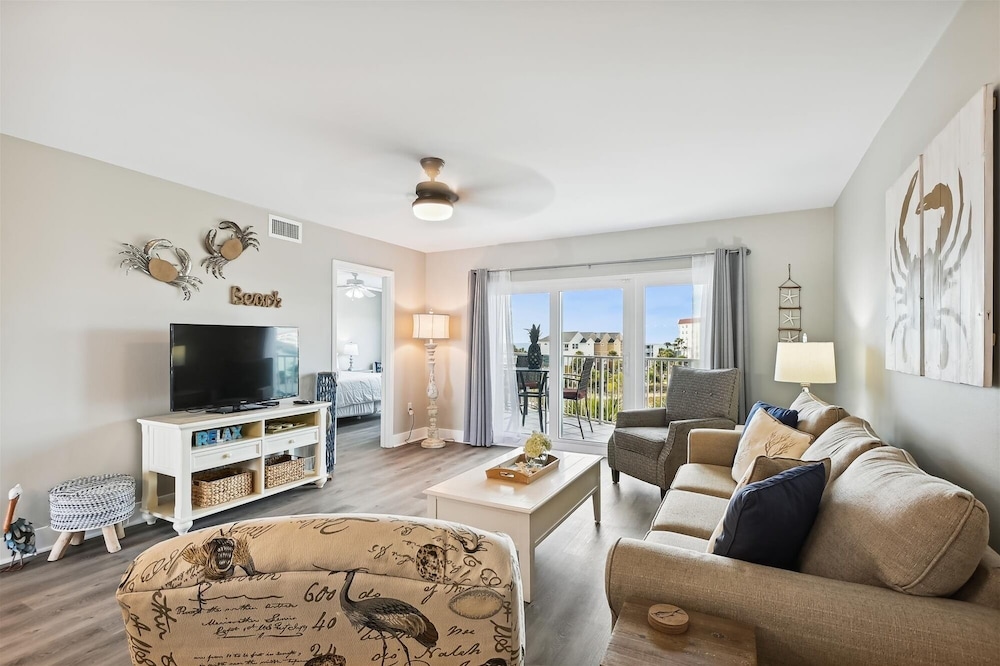 seacrest 407 2 bedroom condo by redawning