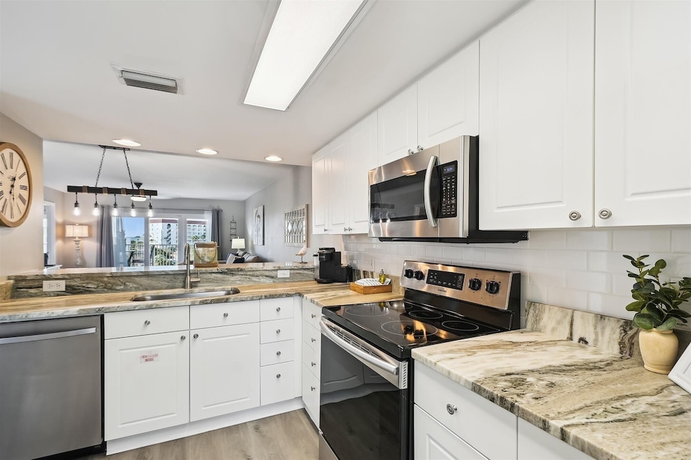 seacrest 407 2 bedroom condo by redawning