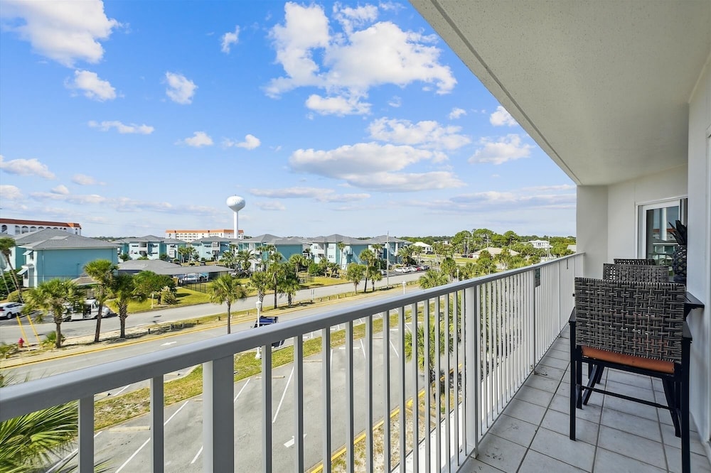 seacrest 407 2 bedroom condo by redawning