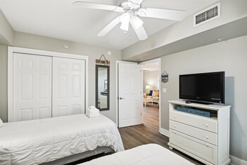 seacrest 407 2 bedroom condo by redawning