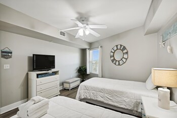 seacrest 407 2 bedroom condo by redawning
