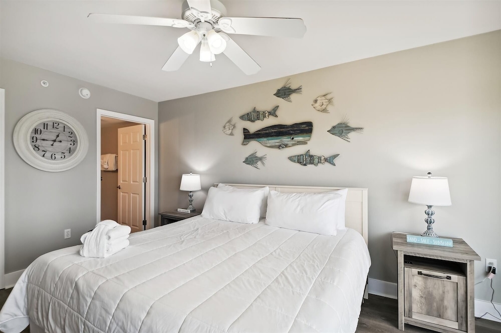seacrest 407 2 bedroom condo by redawning
