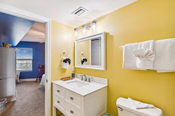 seacrest 703 2 bedroom condo by redawning