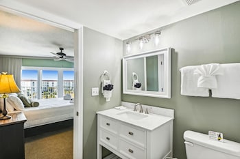 seacrest 703 2 bedroom condo by redawning