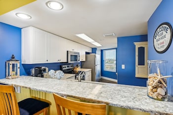 seacrest 703 2 bedroom condo by redawning
