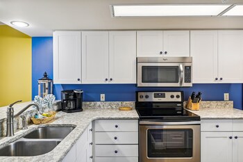 seacrest 703 2 bedroom condo by redawning