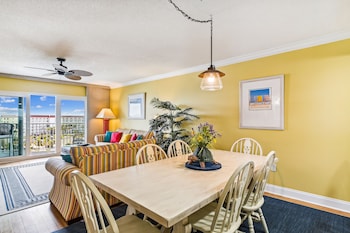 seacrest 703 2 bedroom condo by redawning