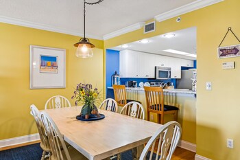 seacrest 703 2 bedroom condo by redawning