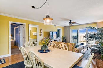 seacrest 703 2 bedroom condo by redawning