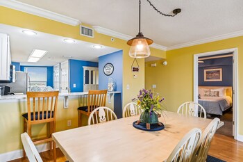 seacrest 703 2 bedroom condo by redawning