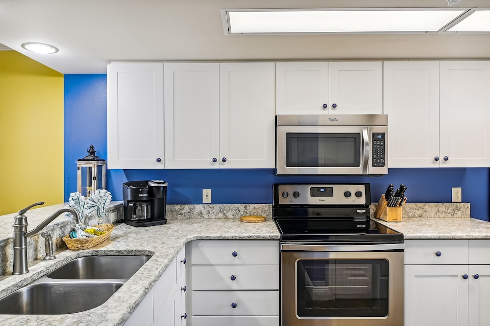 seacrest 703 2 bedroom condo by redawning