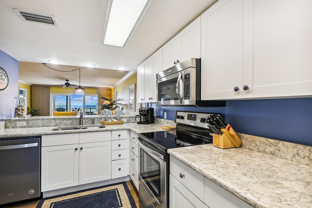 seacrest 703 2 bedroom condo by redawning