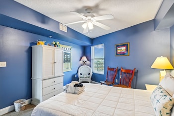 seacrest 703 2 bedroom condo by redawning