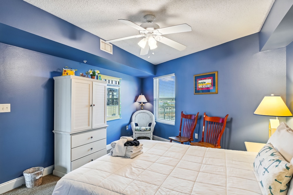 seacrest 703 2 bedroom condo by redawning