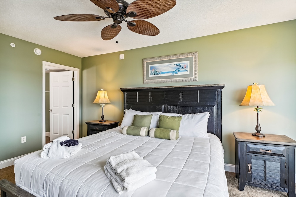 seacrest 703 2 bedroom condo by redawning