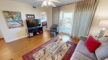 seacrest 514 2 bedroom condo by redawning