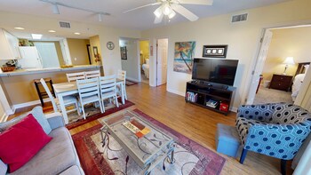 seacrest 514 2 bedroom condo by redawning