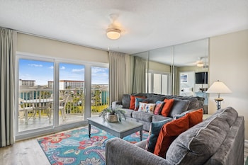 seacrest 511 2 bedroom condo by redawning