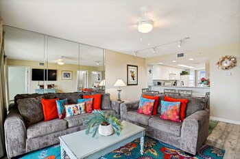 seacrest 511 2 bedroom condo by redawning