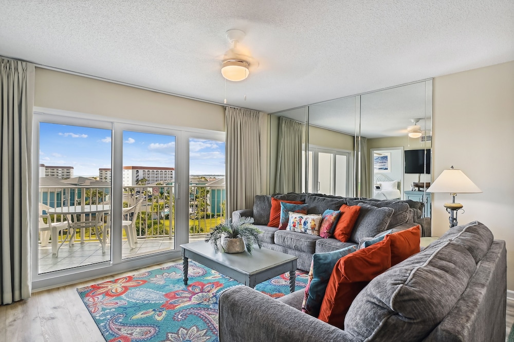 seacrest 511 2 bedroom condo by redawning