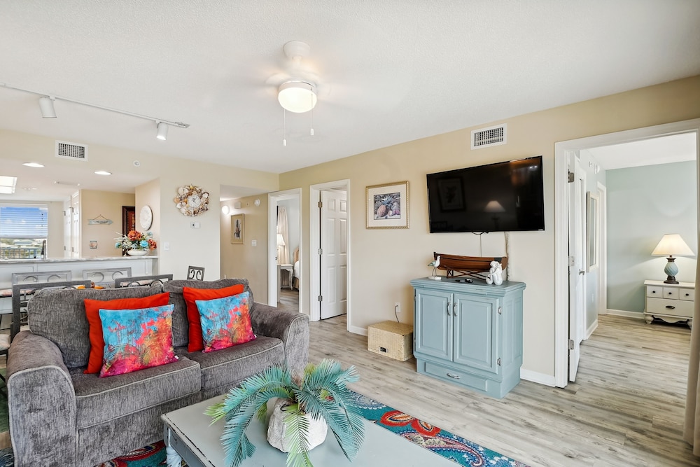 seacrest 511 2 bedroom condo by redawning