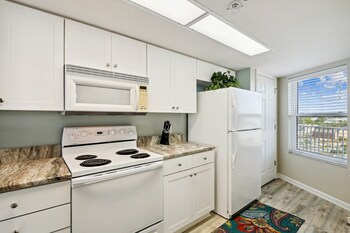 seacrest 511 2 bedroom condo by redawning