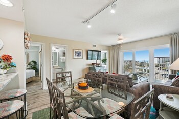 seacrest 511 2 bedroom condo by redawning
