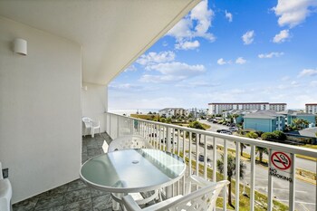 seacrest 511 2 bedroom condo by redawning