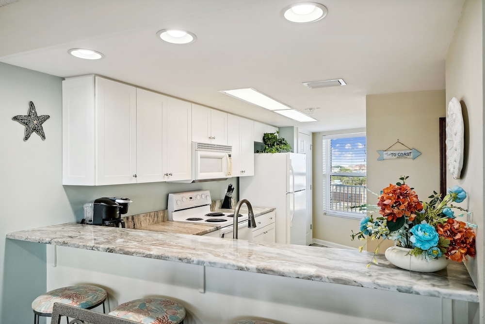 seacrest 511 2 bedroom condo by redawning