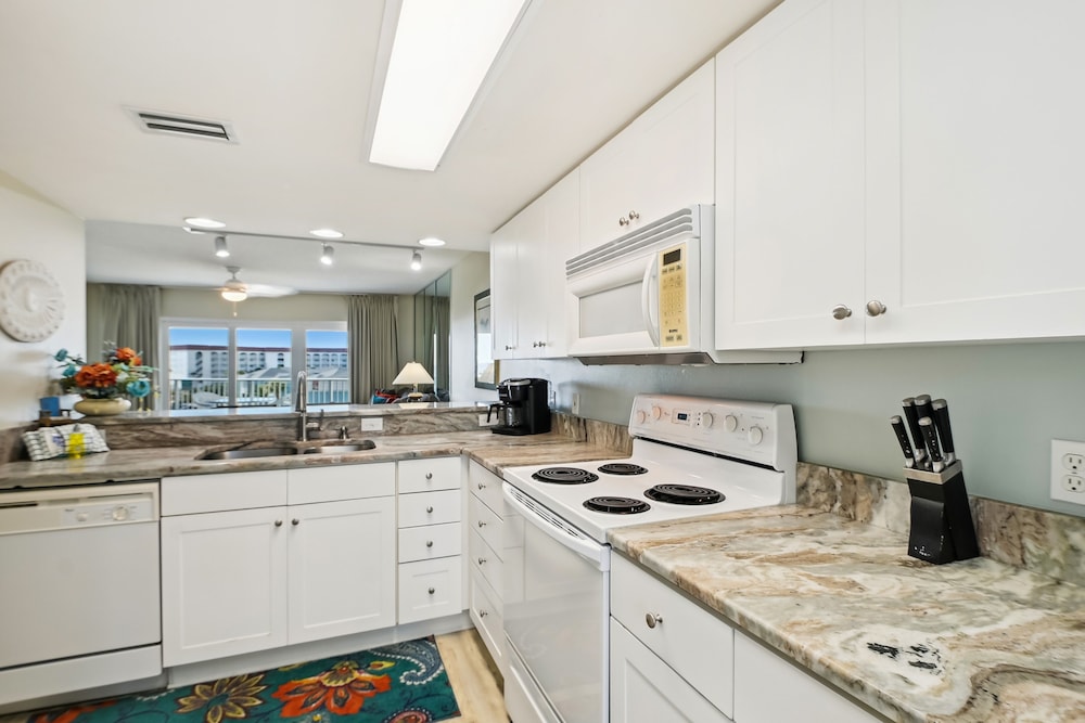 seacrest 511 2 bedroom condo by redawning