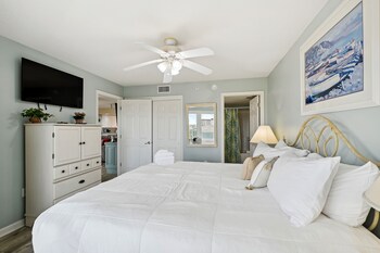 seacrest 511 2 bedroom condo by redawning