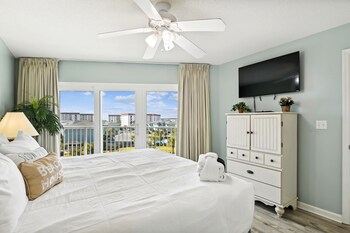 seacrest 511 2 bedroom condo by redawning