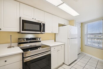 seacrest 504 2 bedroom condo by redawning