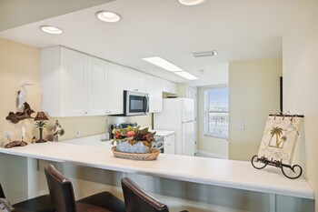 seacrest 504 2 bedroom condo by redawning