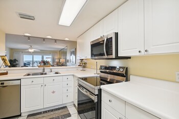 seacrest 504 2 bedroom condo by redawning