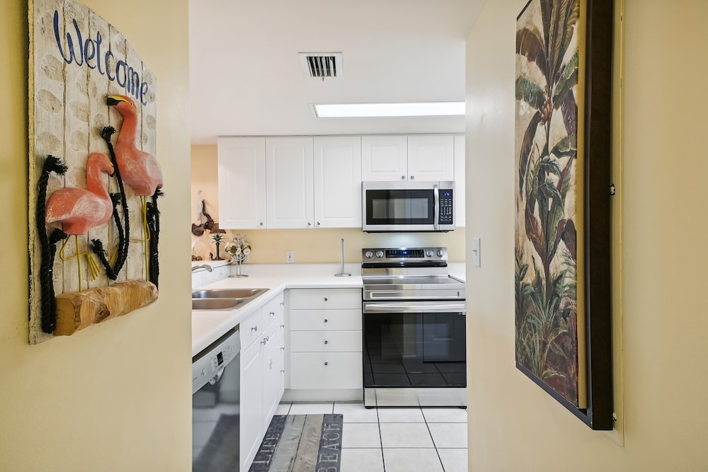 seacrest 504 2 bedroom condo by redawning
