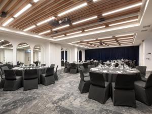 holiday inn dandenong by ihg
