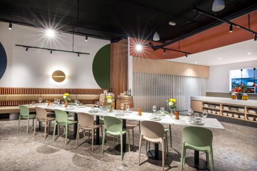 holiday inn dandenong by ihg